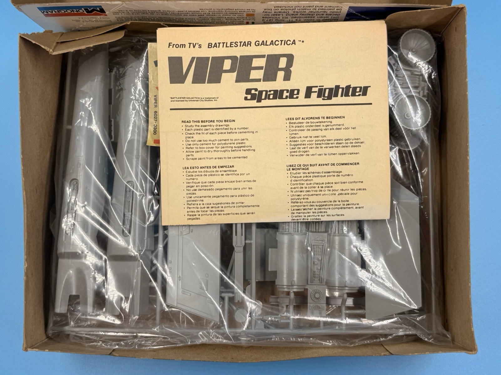MONOGRAM BATTLESTAR GALACTICA COLONIAL VIPER MODEL KIT BOXED 1978 6027