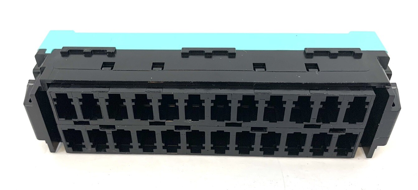 Commscope 360DPIS-24LC-LS | 360 Distribution Adapter Pack- Multimode OM4, 24 LC