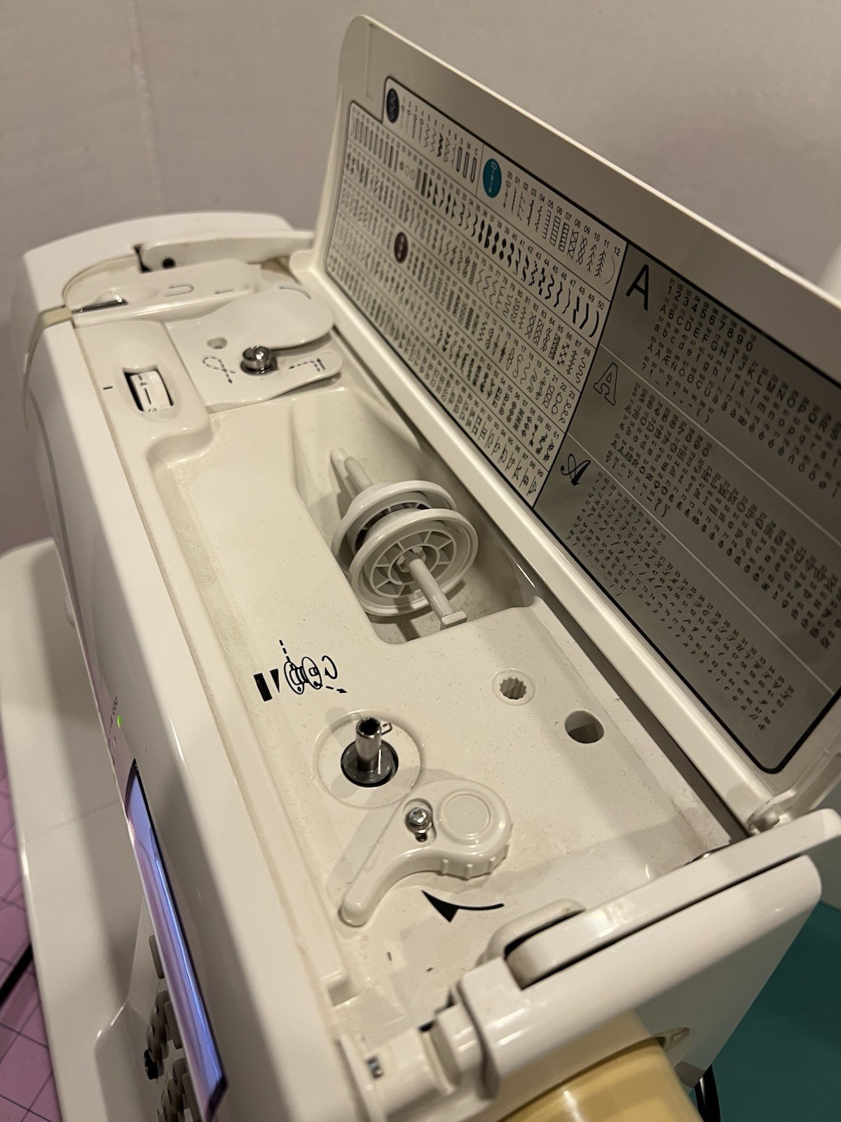 Euro Pro X Sewing Machine 9125 Computerized Embroidery Machines + Case & Extras