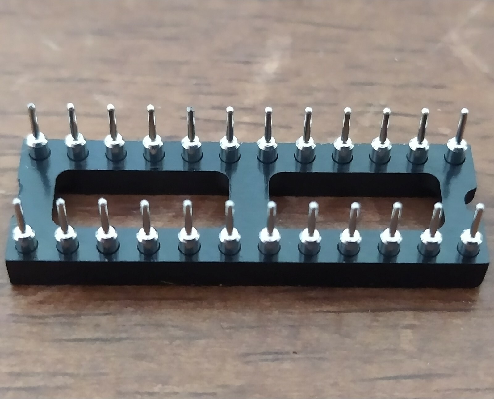 IC Sockel IC Fassung Präzisionsfassung 24 polig RM 2,54 Reihenabstand 7,62 mm