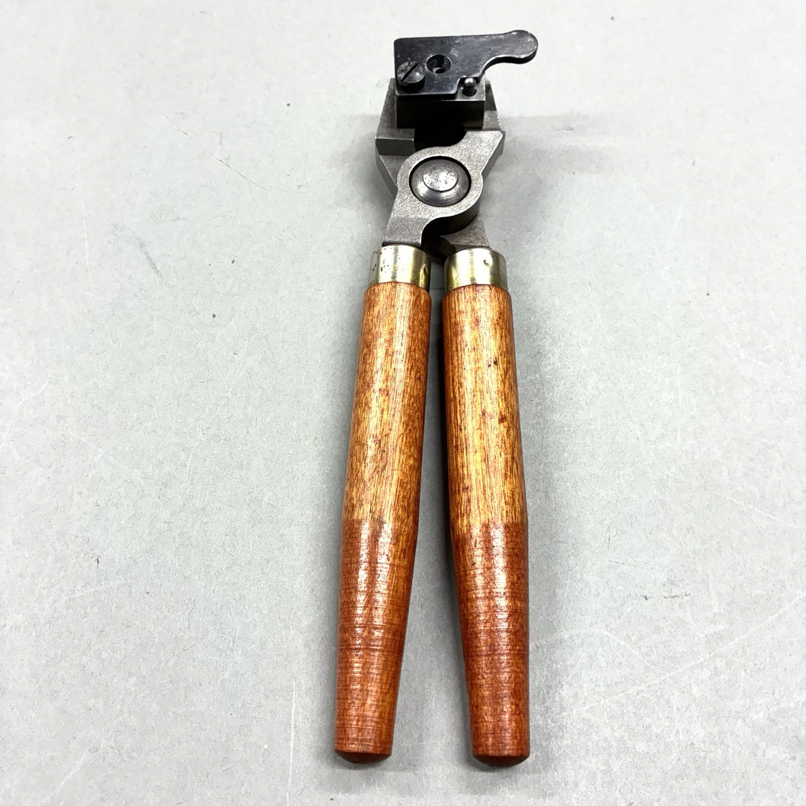 Vintage Lyman 350 Round Ball Single Cavity Bullet Mold with Handles Black Powder