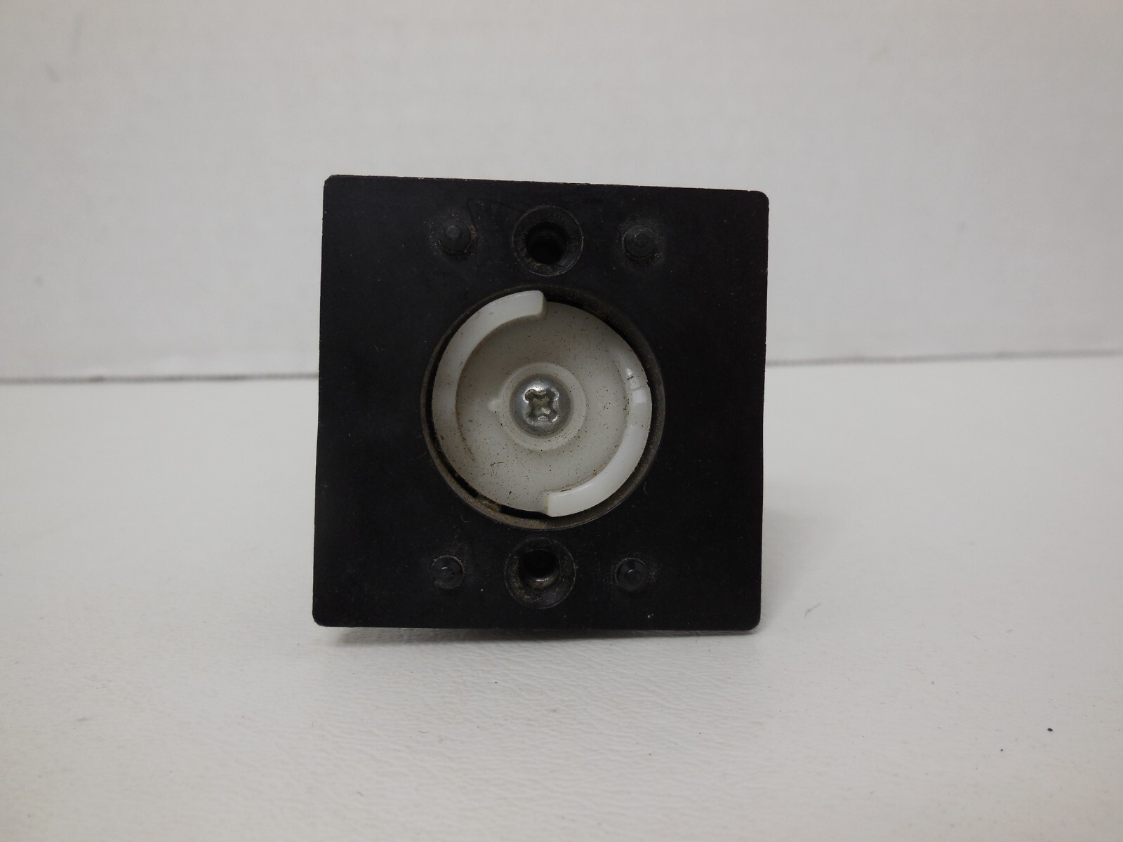 GE 3-Position selector switch with spring return - Pre-Owned