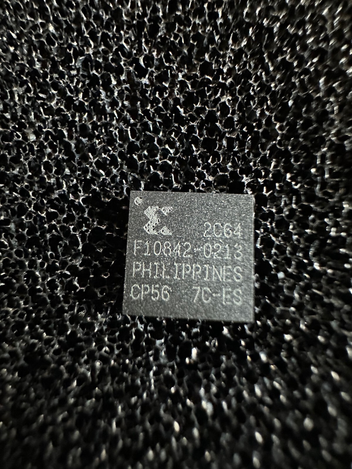 XILINX XC2C64 CPLD complex programmable logic device (5 pcs)