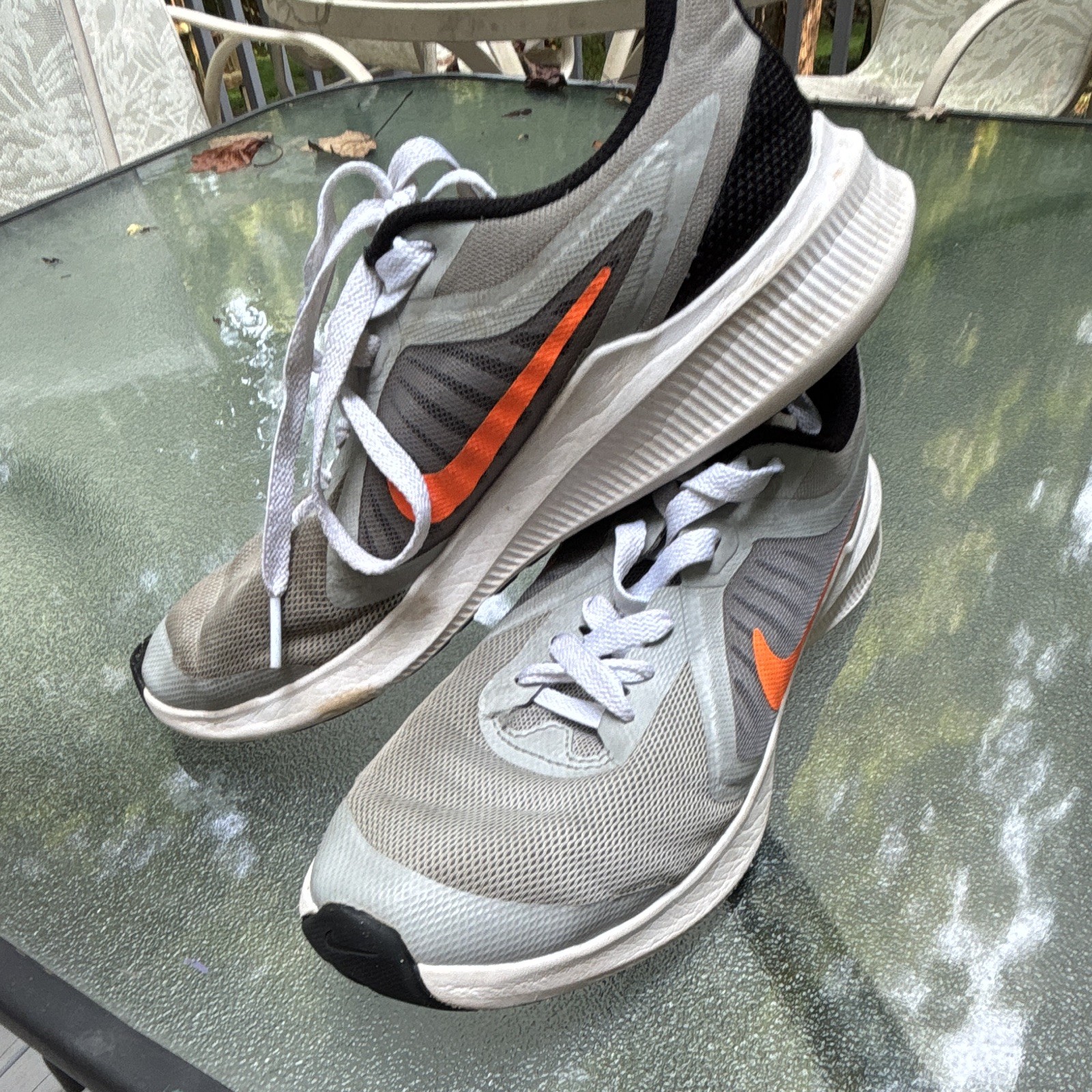 Nike Men’s Low Top Mesh Lace-Up Running Sneakers Gray Orange Black White