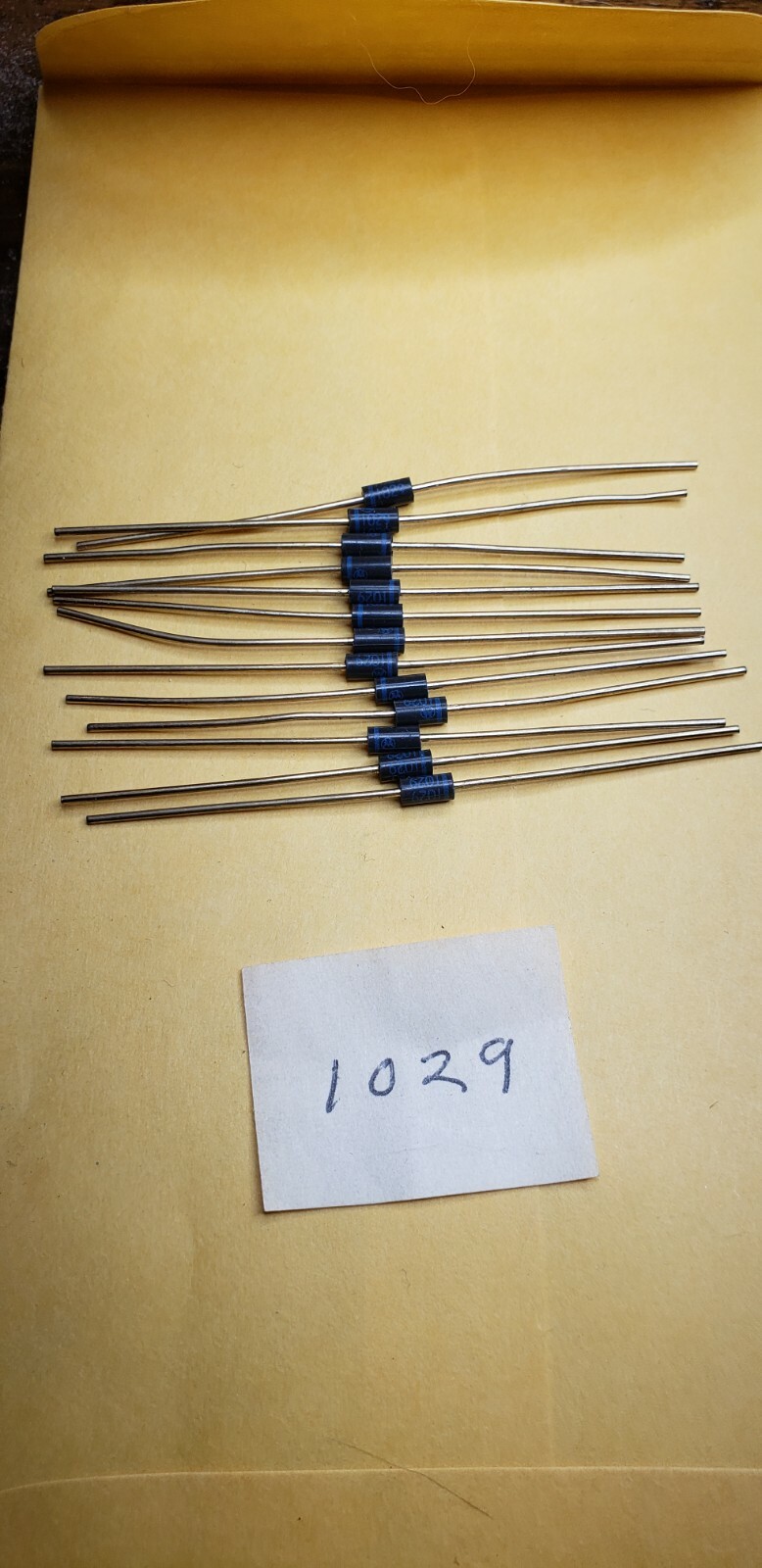 Lot of 13 MOTOROLA 1029 DIODES