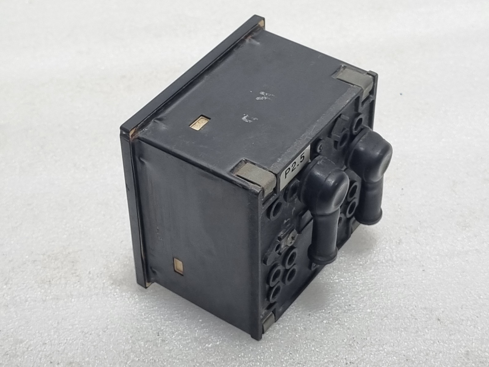Celsa Frequency Counter Meter 440v 55-65 Hz P2.5