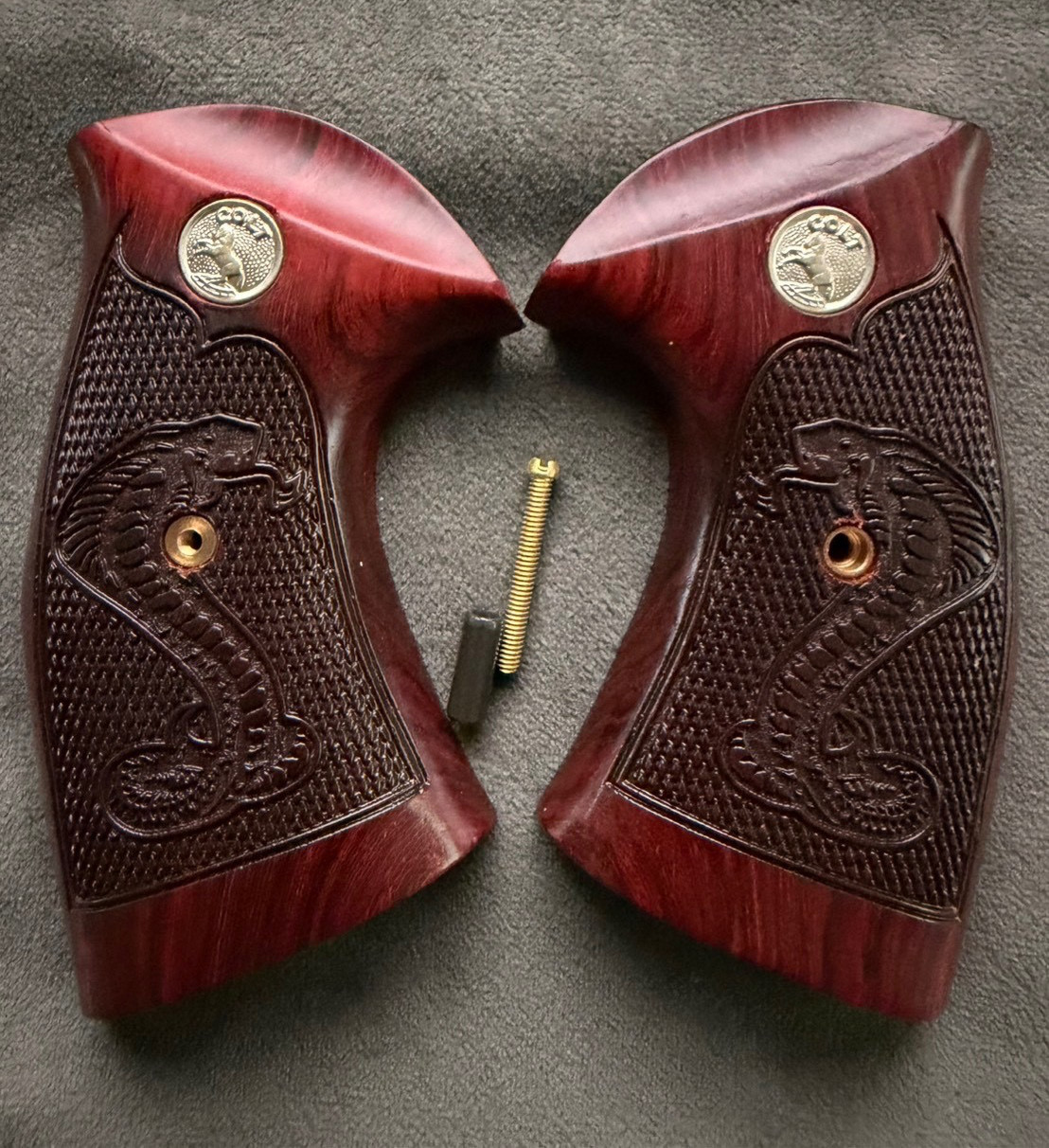 Colt grips fit New Colt King Cobra (2017,2019- present)The New Colt Viper 2024