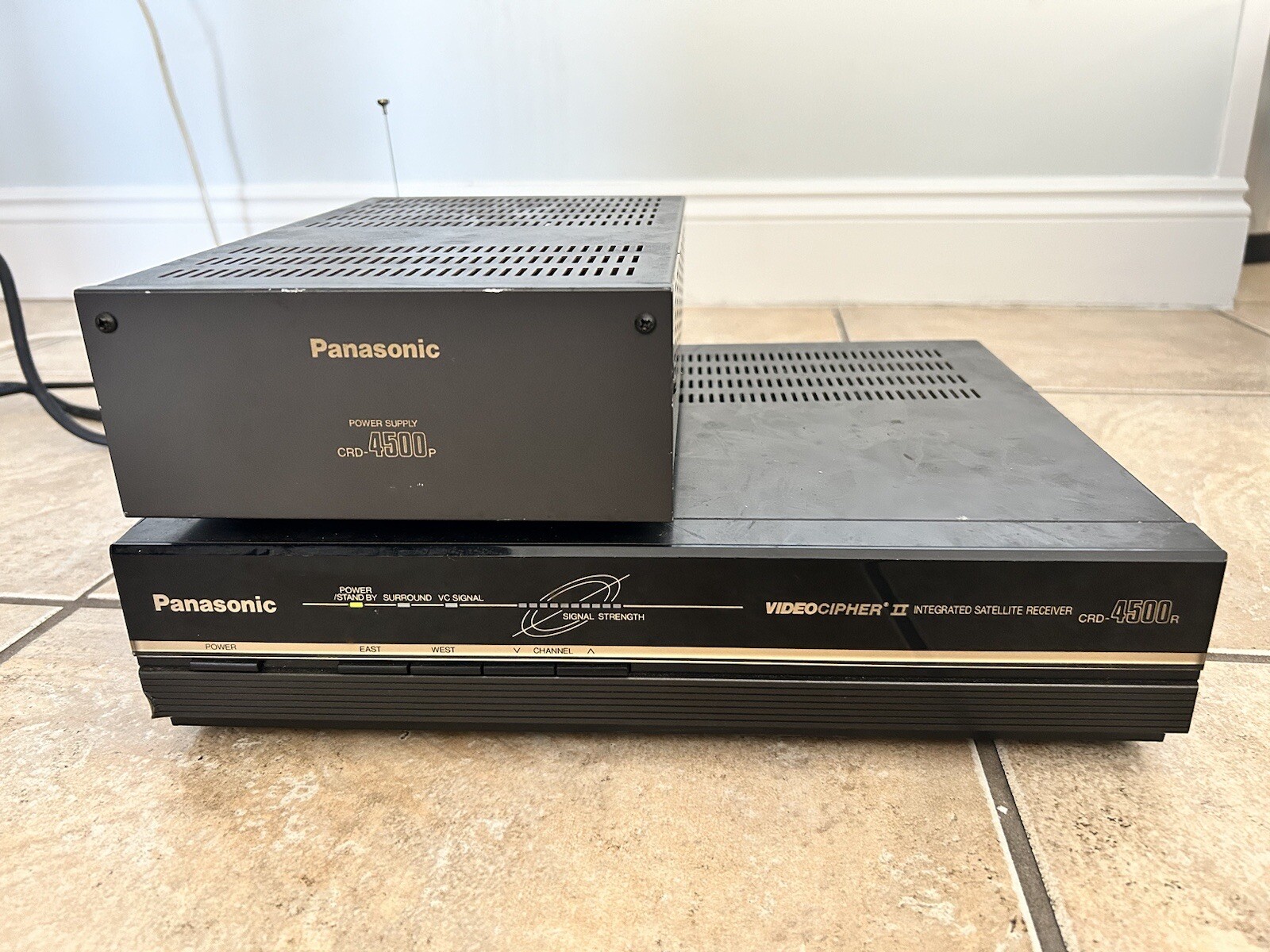 panasonic crd-4500r Integrated satellite receiver With Power Supply