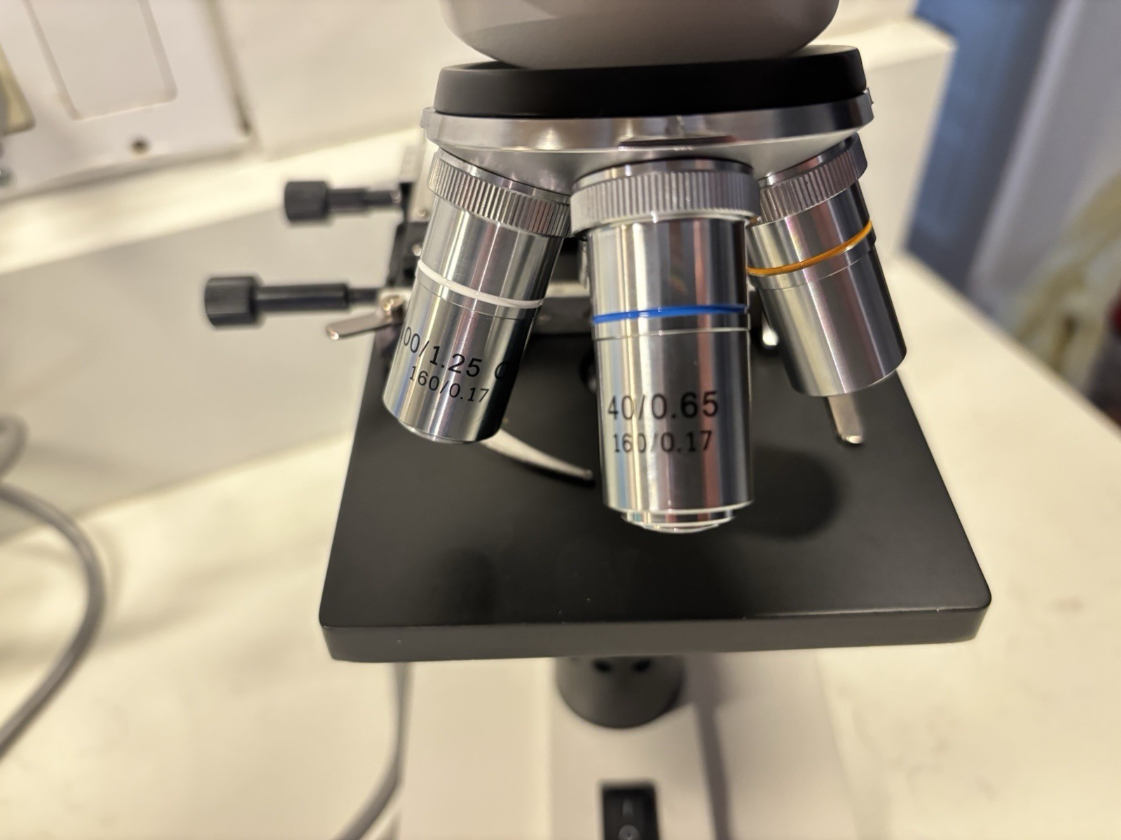 AmScope B100 Series Binocular Microscope 40x-1000x White -Super Clean