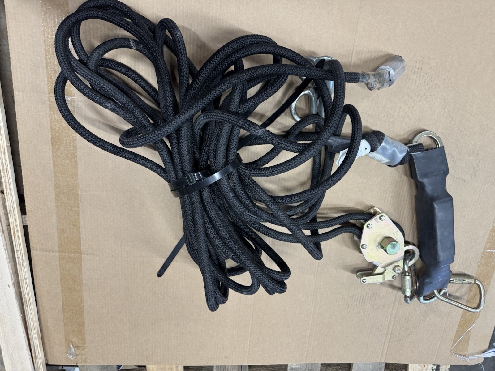 MSA 10150424 Horizontal Lifeline Temporary 60 Feet Safety Line Lanyard