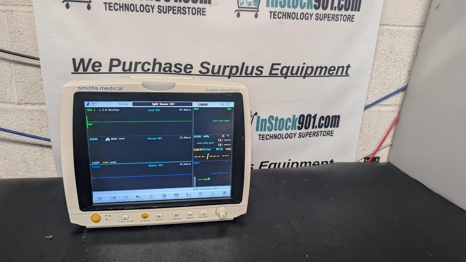 Smiths Medical Surgivet Advisor Tech Patient Monitor V9219 - SpO2 EtCO2 NIBP ECG