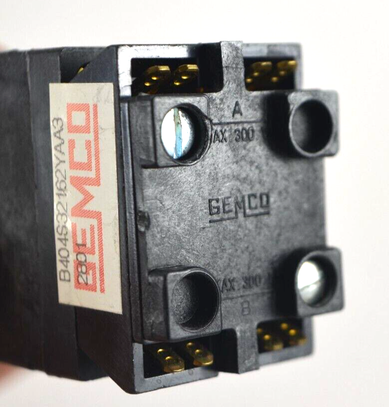 Gemco *NOS* 404S3X121YAA33 Selector Switch
