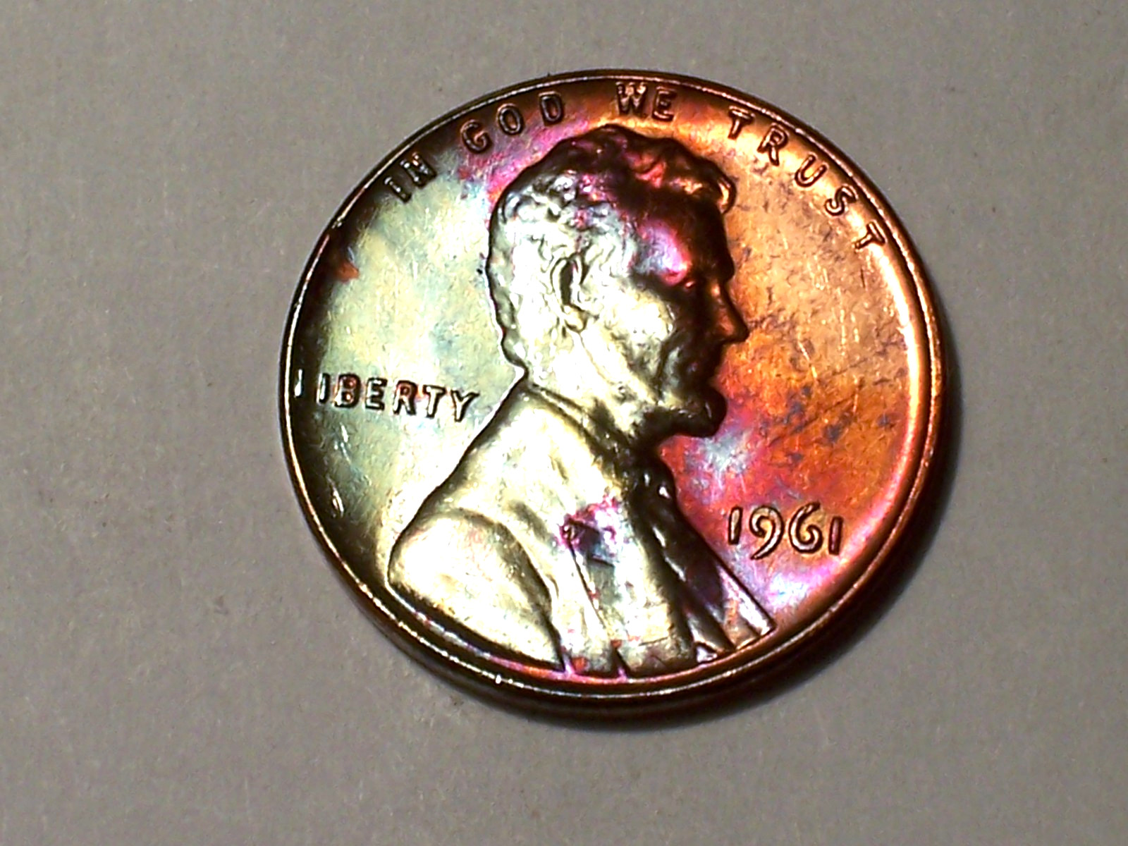 1961-P  @  Rainbow"  with reddish hue toning on this Lincoln Mem. Penny.! #392
