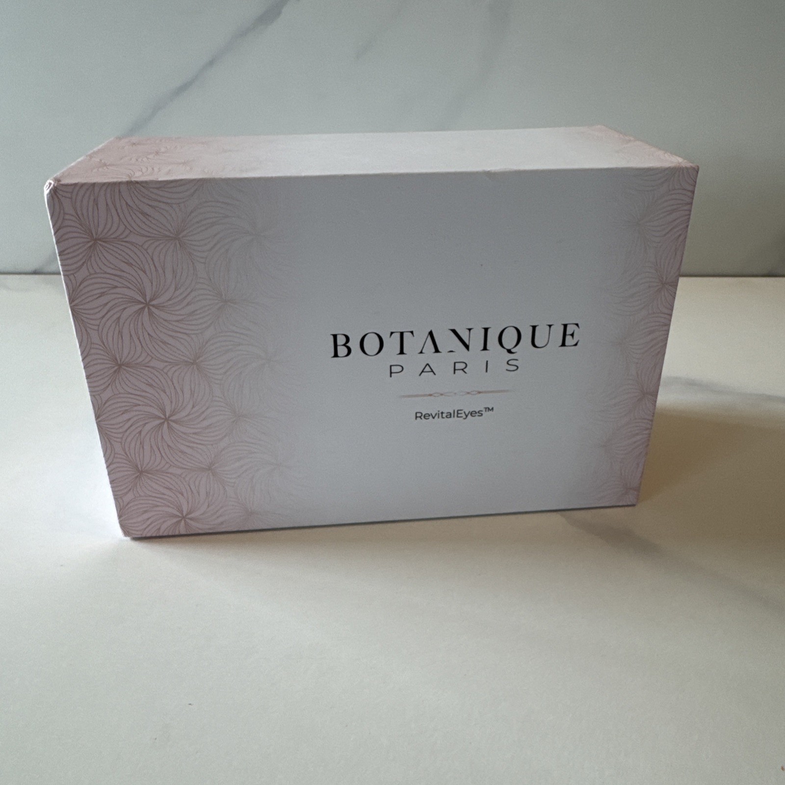 Botanique Paris RevitalEyes 2-in-1 Red Light Therapy + EMS Dark Circles Wrinkles