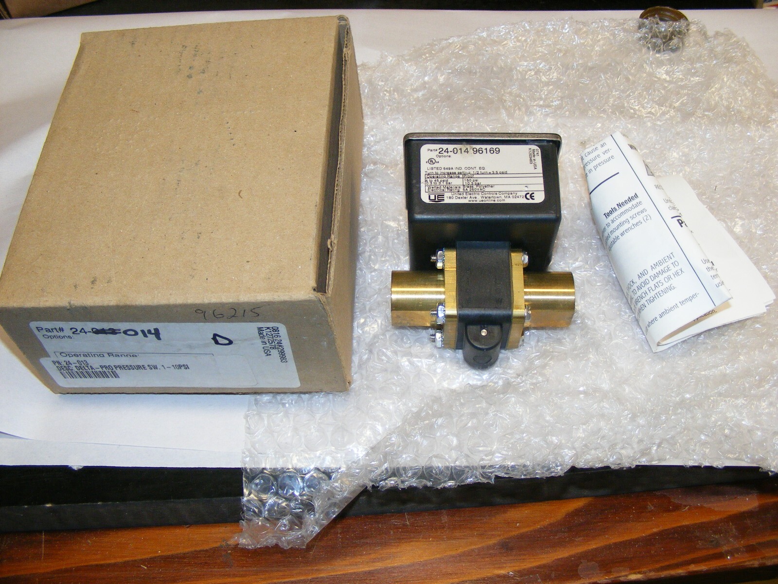 United Electric Controls UE 24-014 Pressure Switch (d)