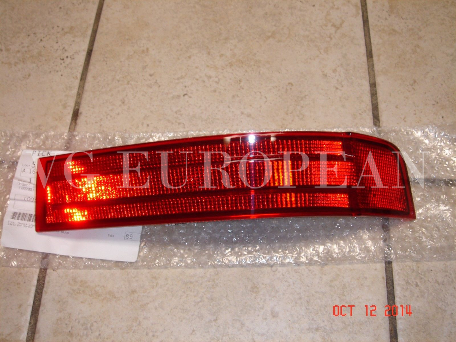 Mercedes-Benz GL-Class Genuine Rear Bumper Right Reflector GL320 GL450 GL550 NEW