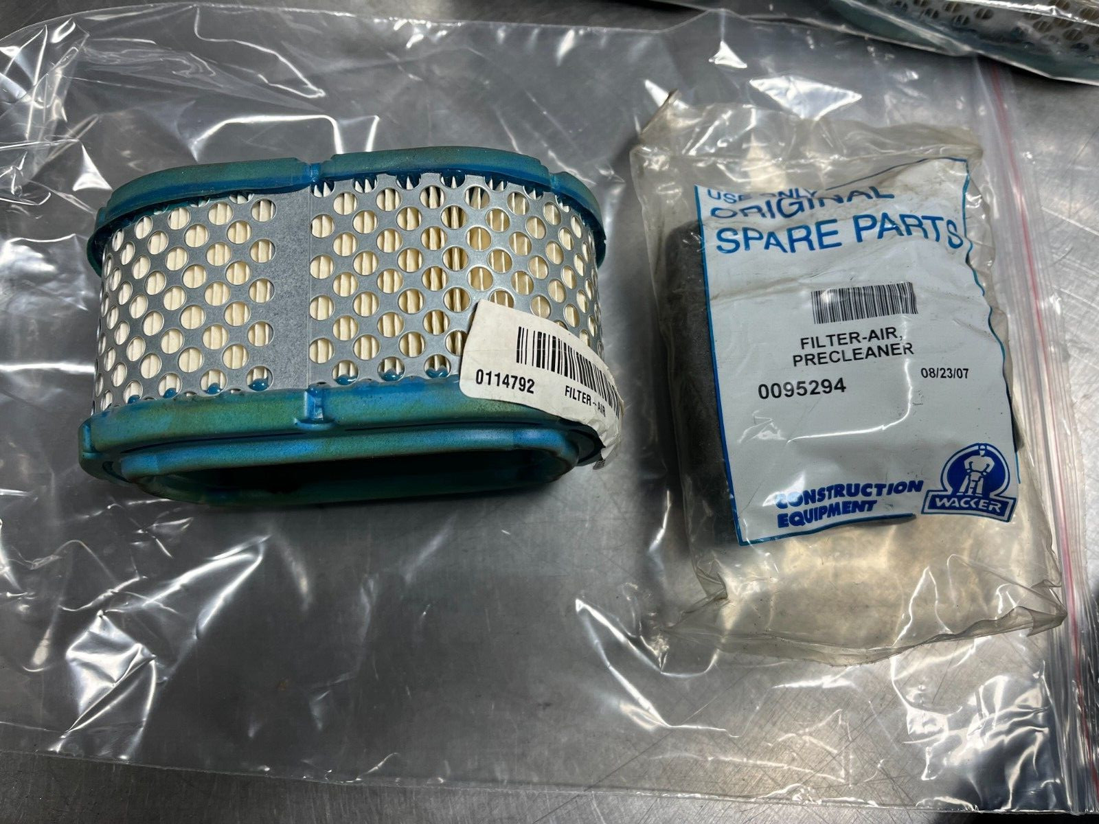 0114792  Genuine OEM  WACKER Neuson  AIR FILTER & Foam Pre-Filter   114792