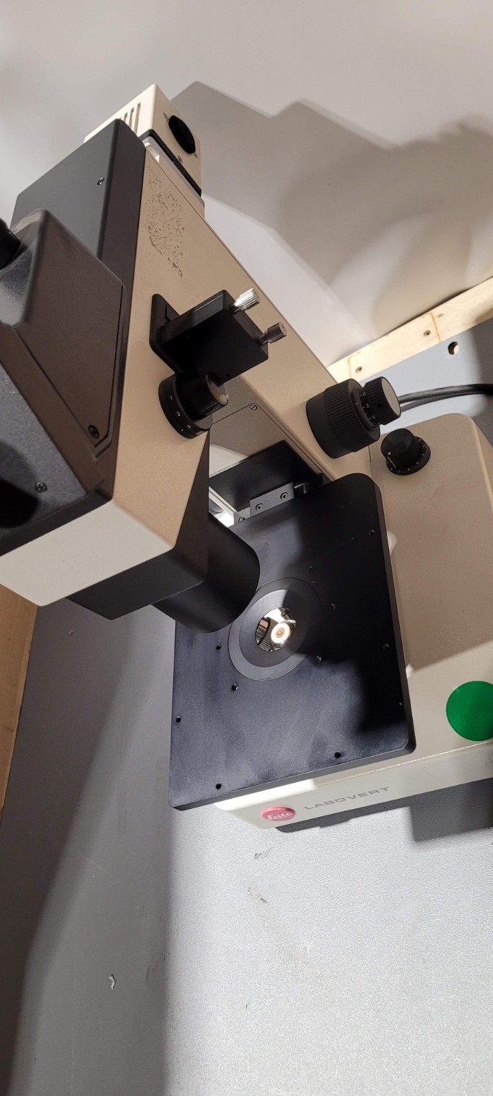 Leitz Labovert Inverted Microscope w/ 4 x Objectives