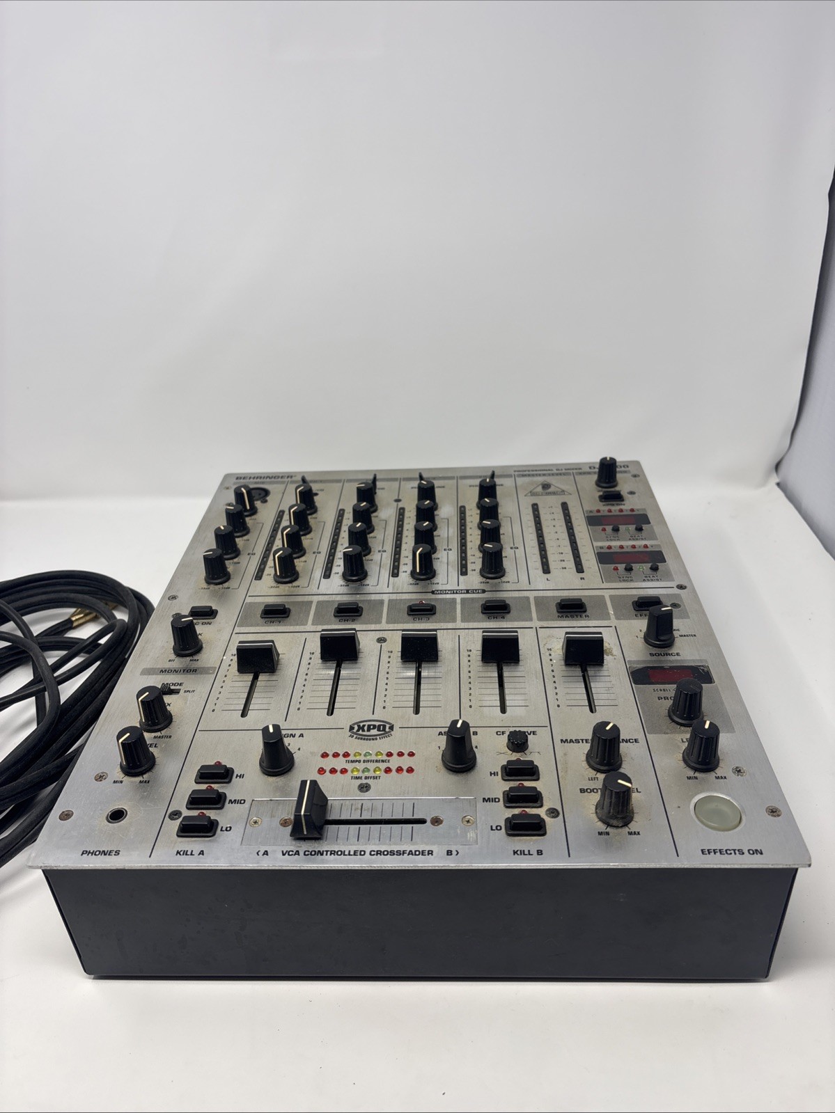 Behringer Professional DJ Mixer DJX700