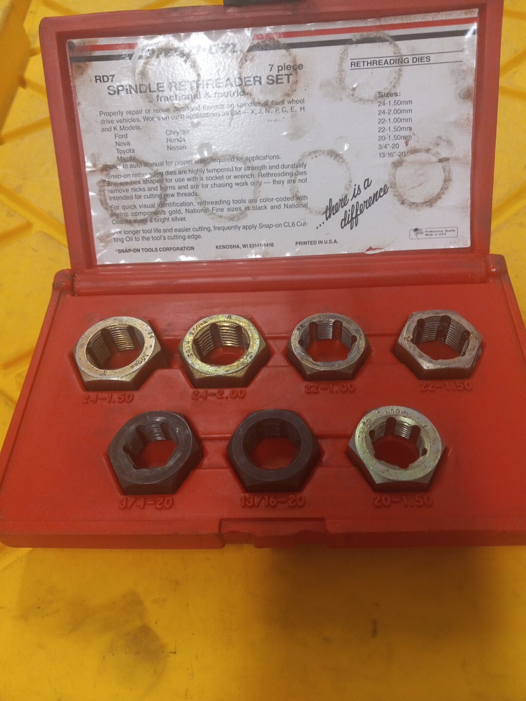 USED SNAP ON  RD-7 SPINDLE RETHREADER SET