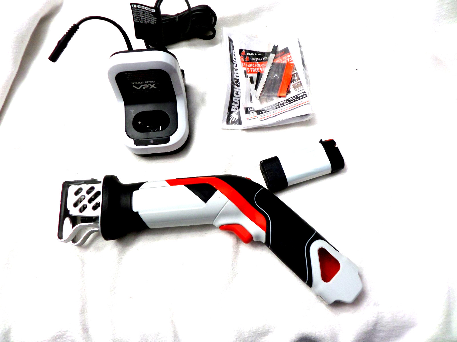 Black & Decker VPX1301 Reciprocating saw W/ 1 Batteries & Charger  + Blade New