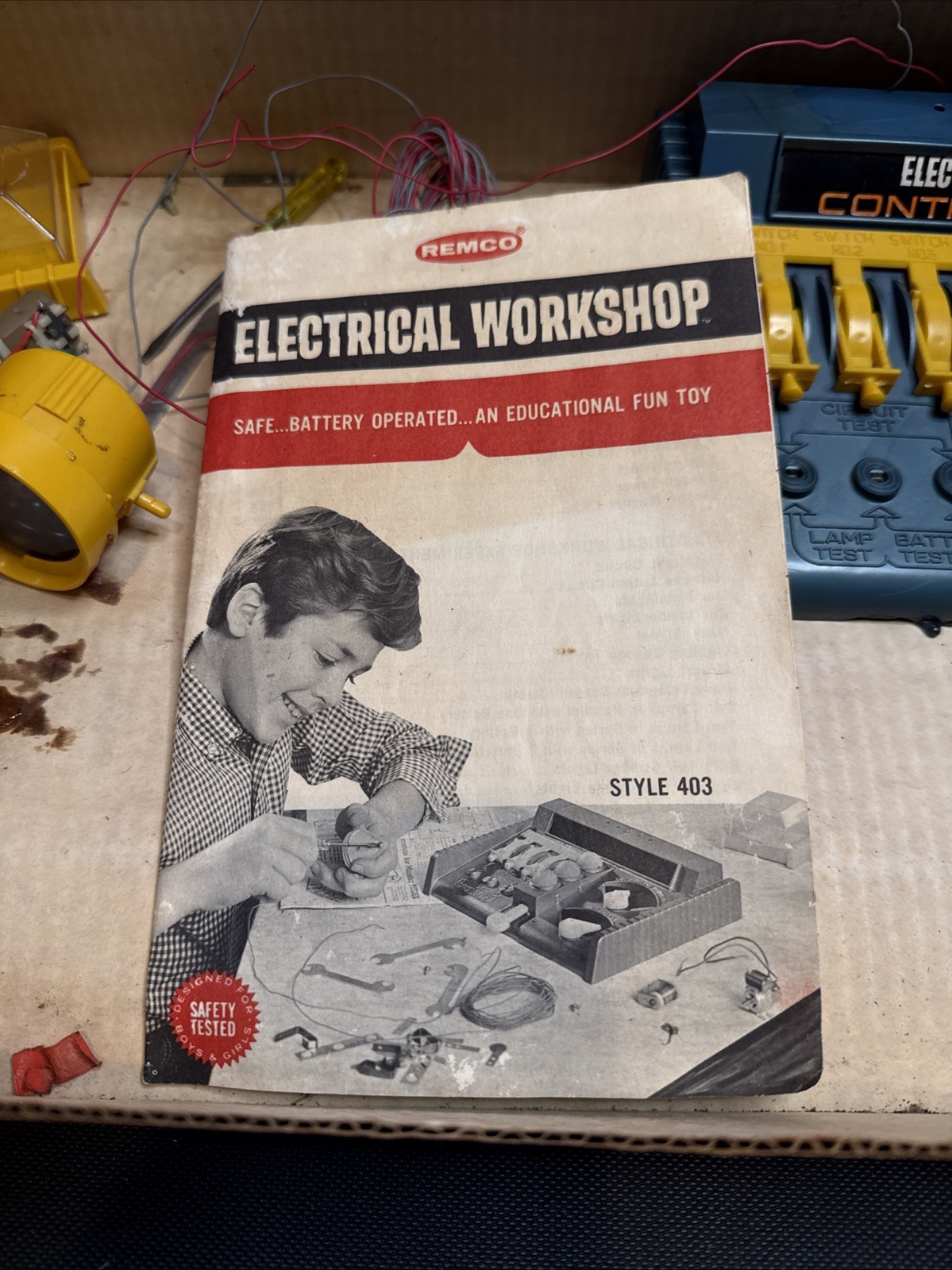 Remco Electrical Workshop Toy Building Kit Untested