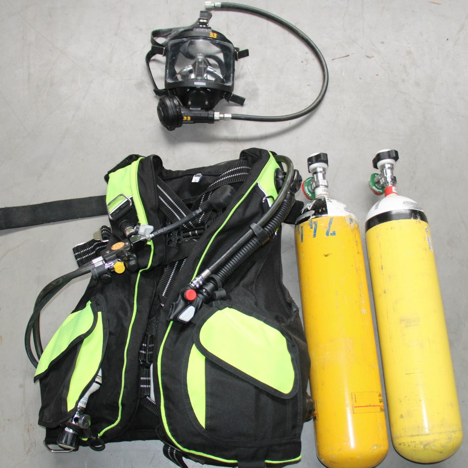 Interspiro Divator MK II Scuba Diving Equipment Scubapro, 7L 200 Bar, Full Face Mask BCD