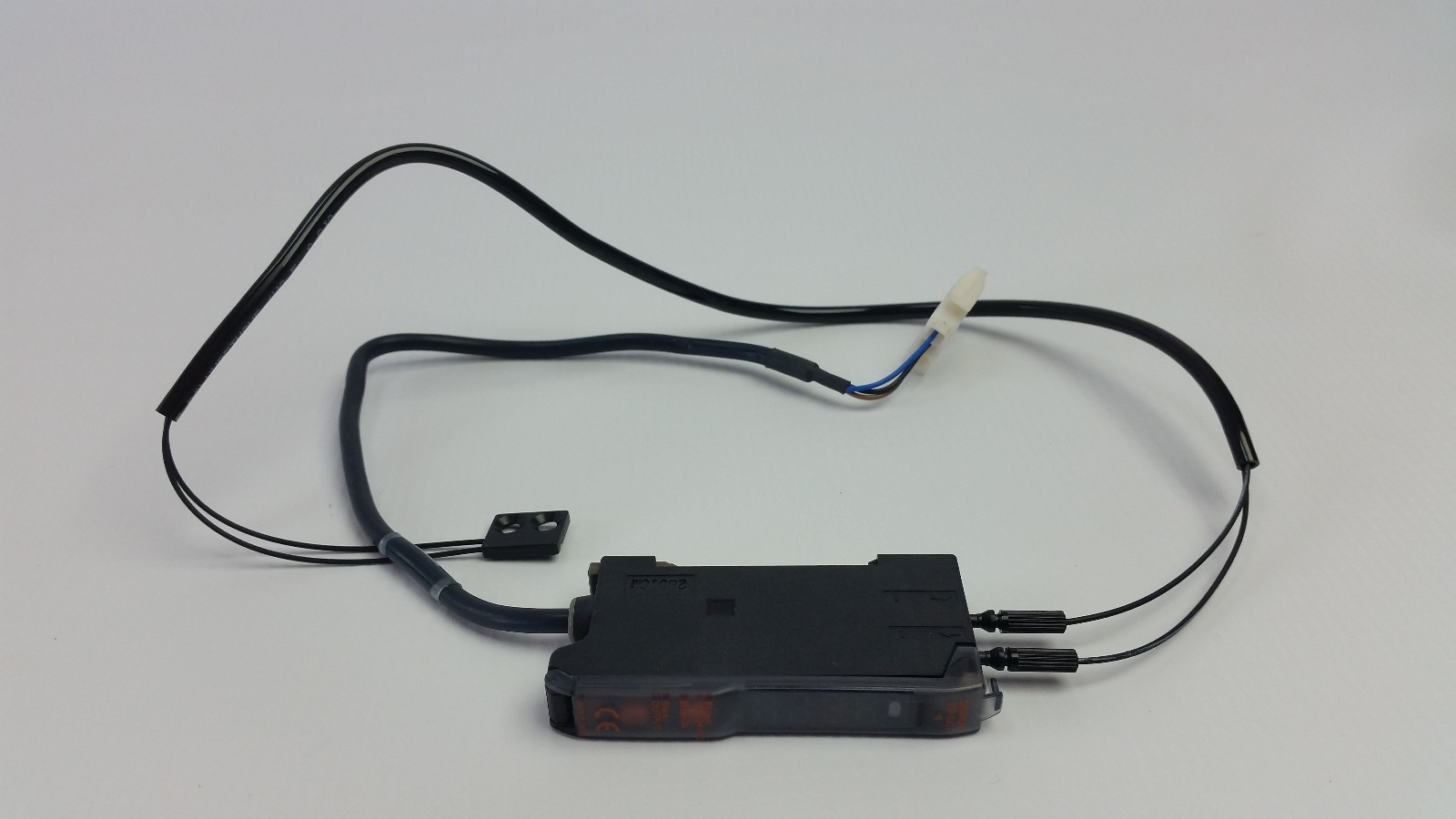 Omron E3X-DA11-N Photoelectric Sensor