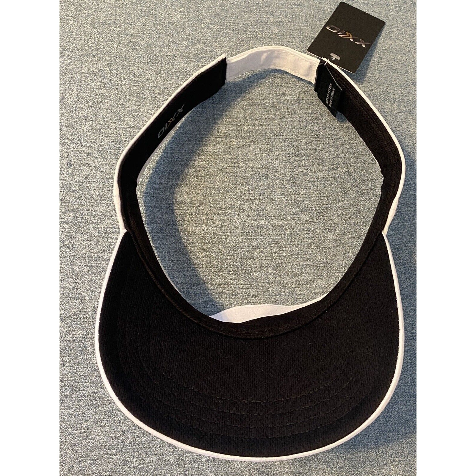 XXio Mens Golf Visor White New Embroidered Logo Black And Gold