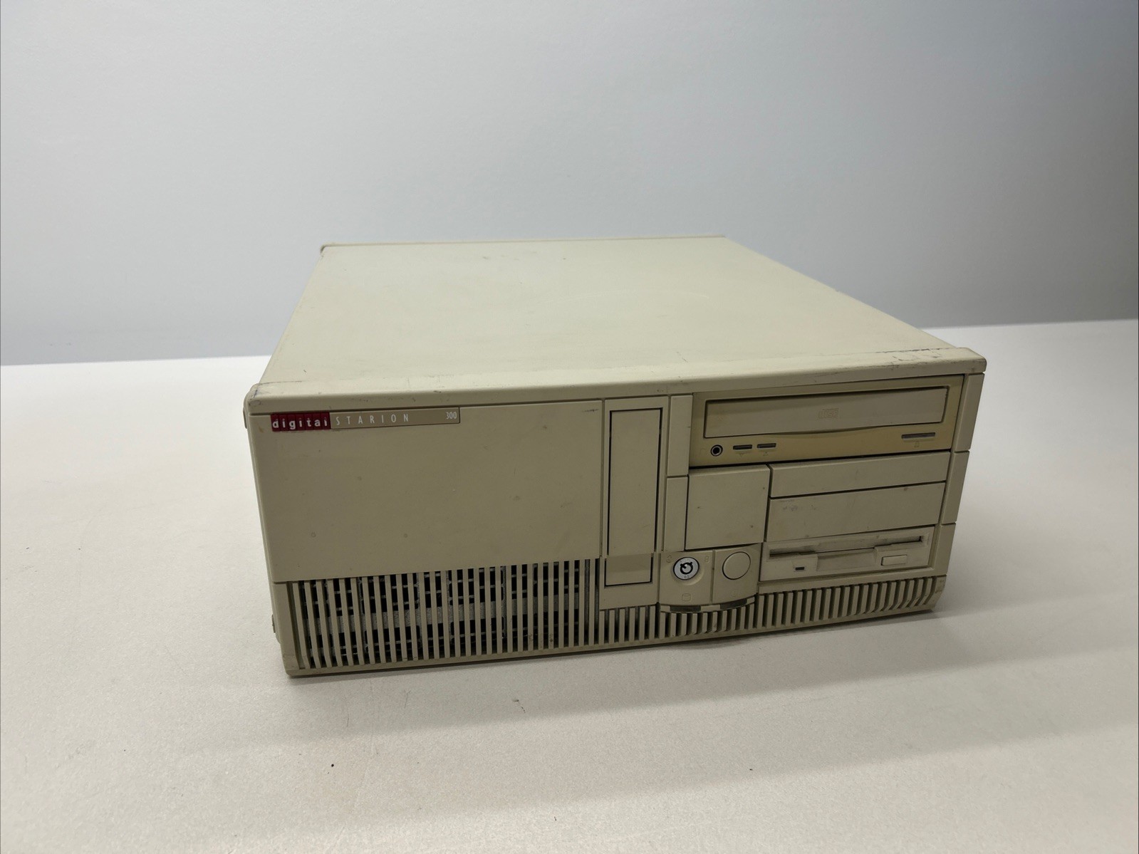 Vintage DEC Digital Starion 300 Desktop PC Powers On Boots To BIOS NO HDD