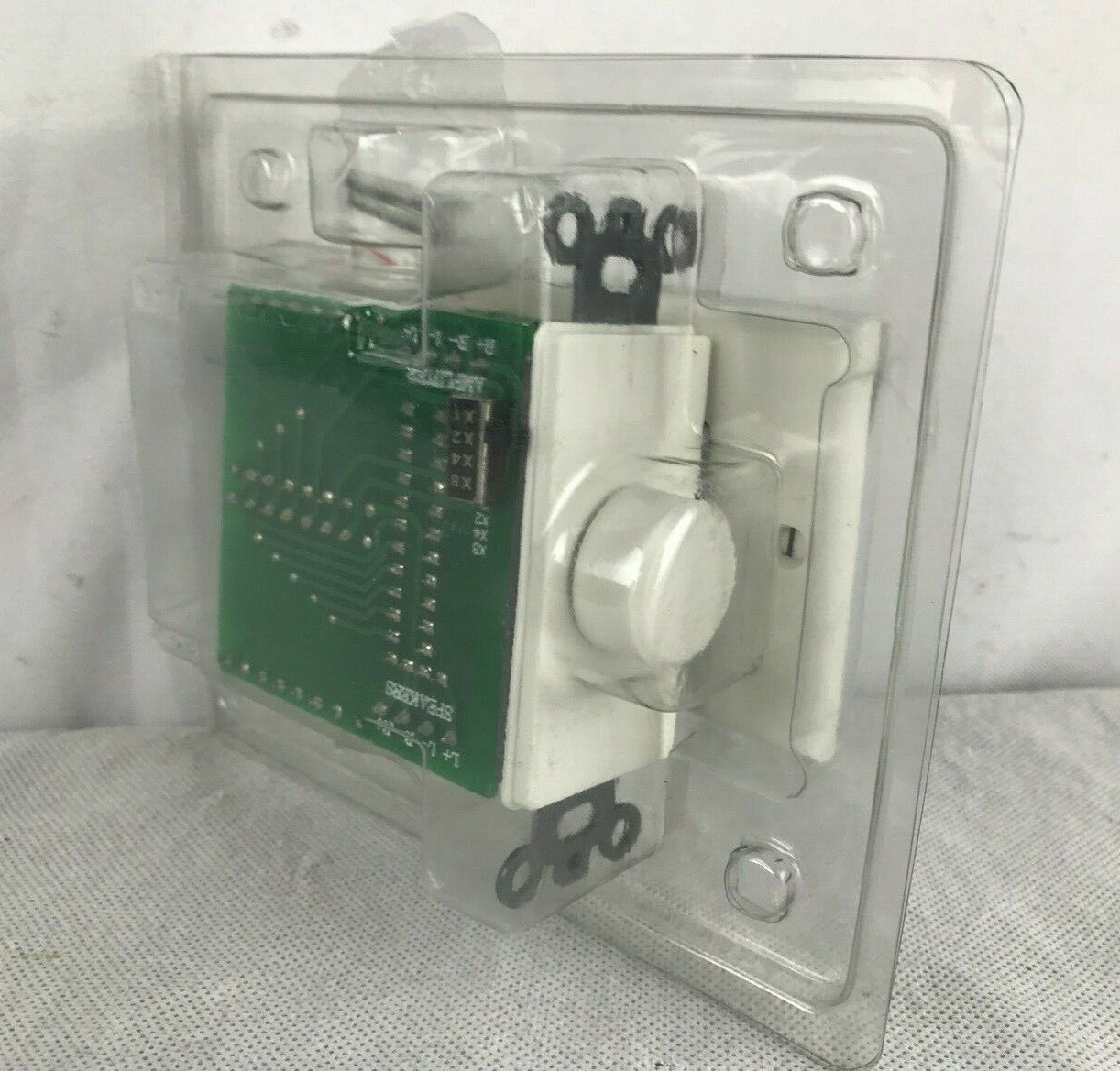 HTD 4/8/16 ohm Impedance Matching Stereo Volume Control. In Wall. White