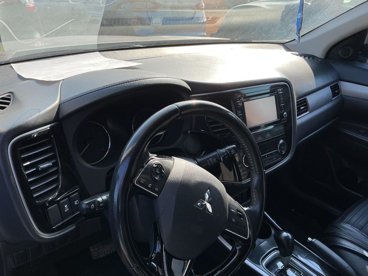 OUTLANDER 2017 Glove Box 4944629