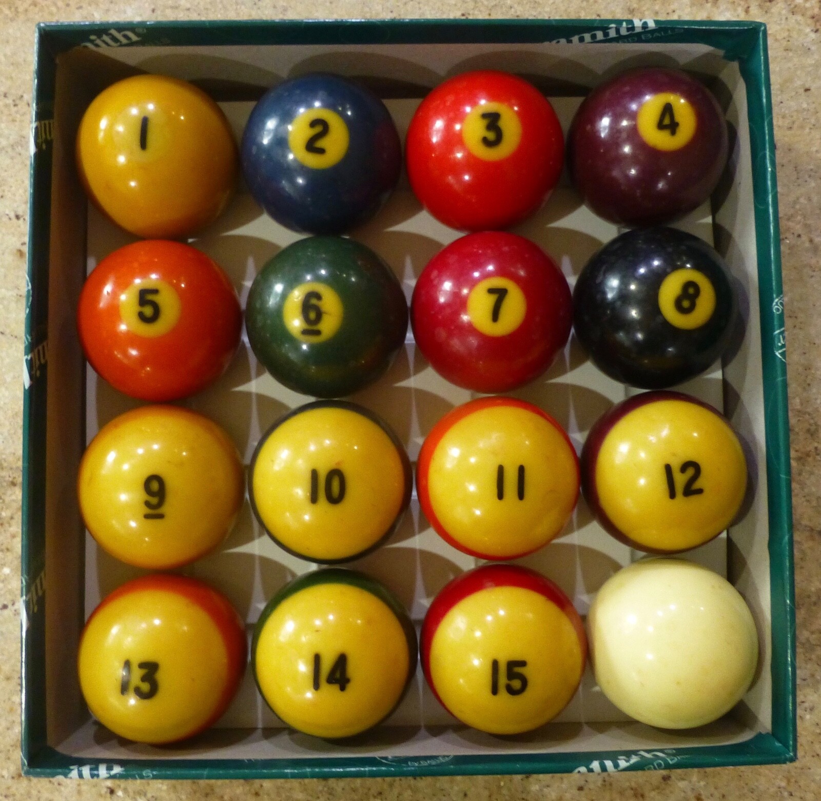 BILLIARD - POOL BALL SET - USED - STANDARD