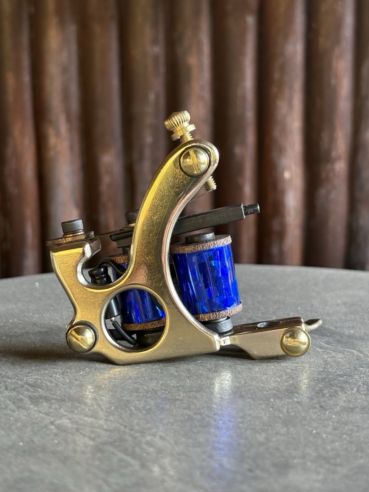 Brass Walker Vintage Style Tattoo Machine Blue Coils