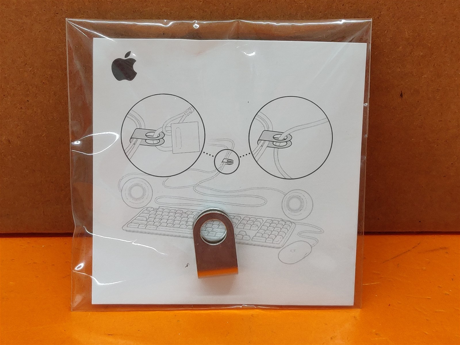 ⭐️⭐️⭐️⭐️⭐️ NEW Apple 600-8821-A Lockable Cable Fastener