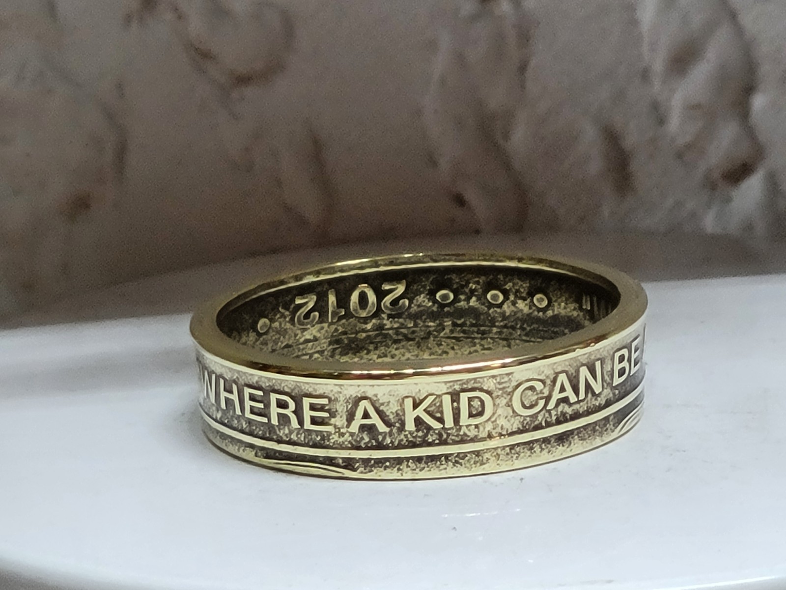CHUCK e CHEESE - 2012 - Size 12     Token Coin Ring