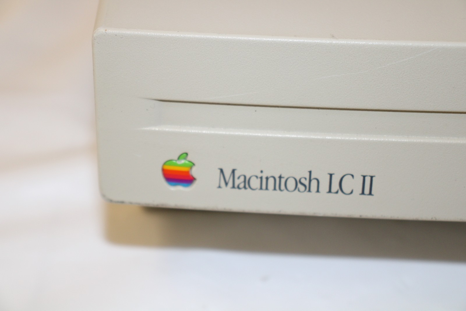 Apple Macintosh LC II M1700 Computer Desktop BCGM1700 CPU "READ"