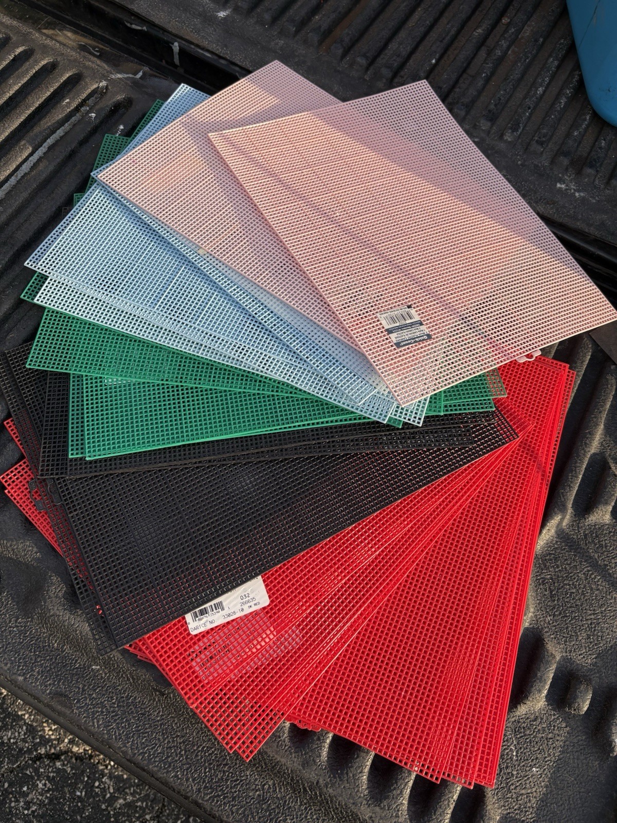 25 Pc Lot Darice, Quick-Count Plastic Canvas Mesh Sheets