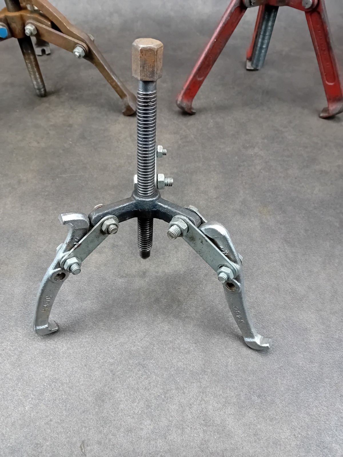 3 Bearing Pullers