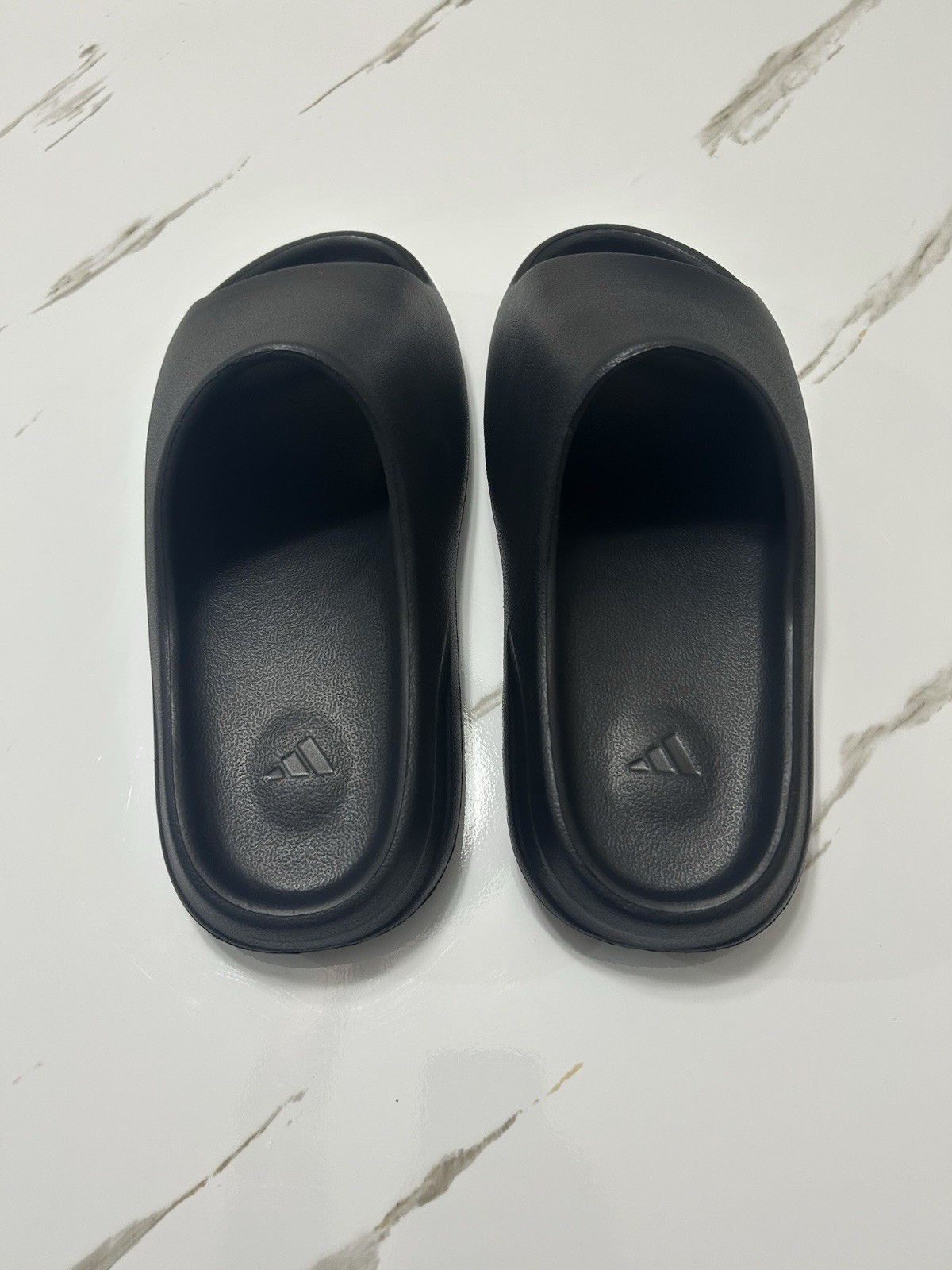 YEEZY SLIDES ONYX SIZES 4-13