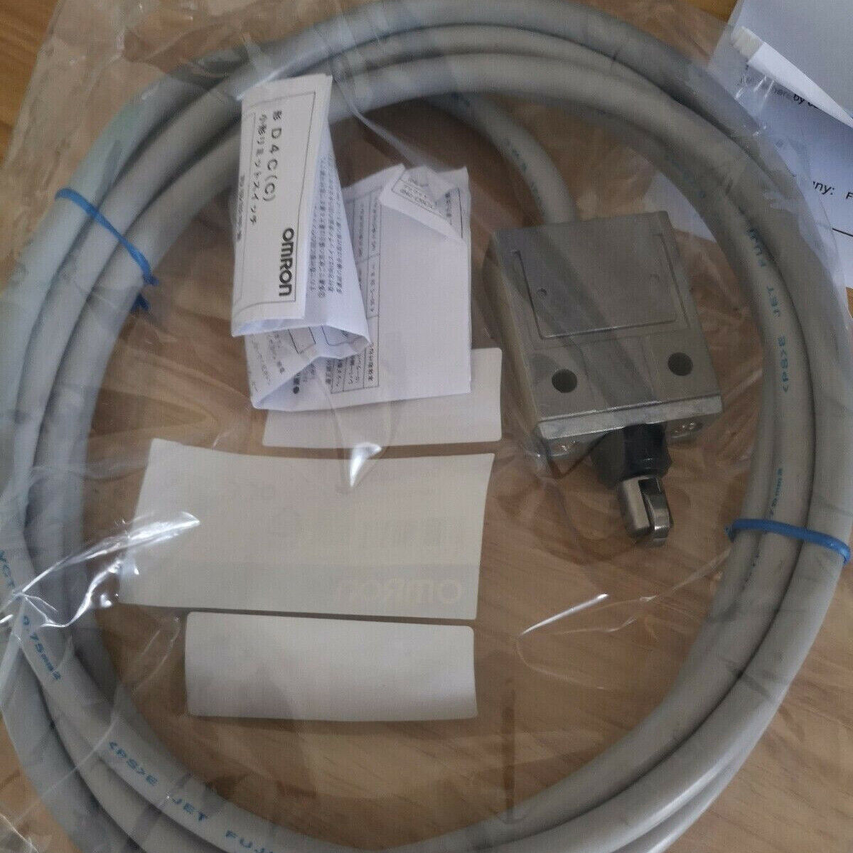 Omron D4C-1633 Limit Switch D4C1633 New Free Shipping One #Y