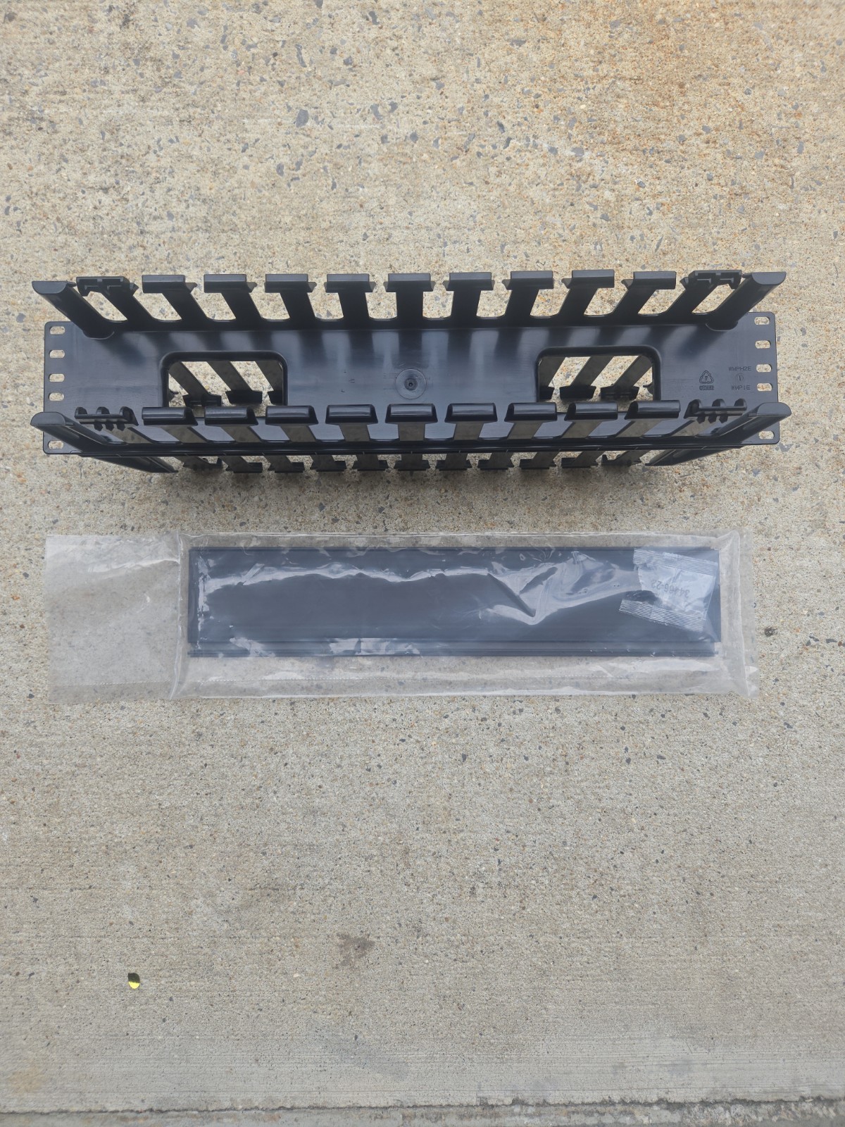 Panduit WMPH2E Horizontal Dual-Sided Cable Manager 2RU 8.9" Depth Clips Black.