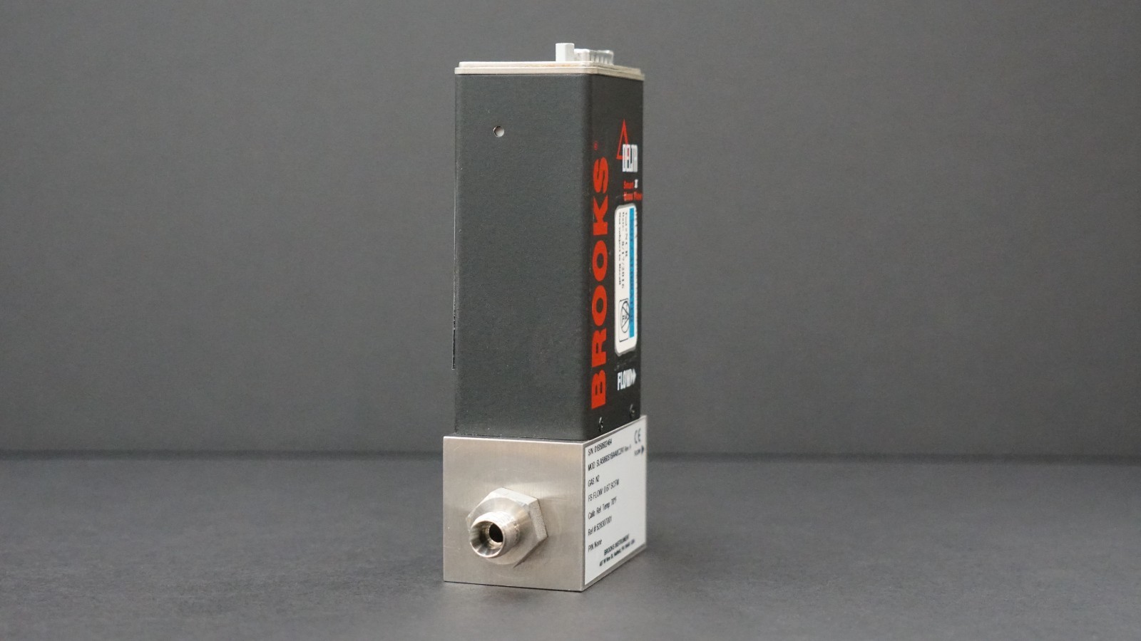 Brooks Instrument SLA5860S1BAA0C2A1 Mass Flow Controller, N2, 0.67 SCFM FS FLOW