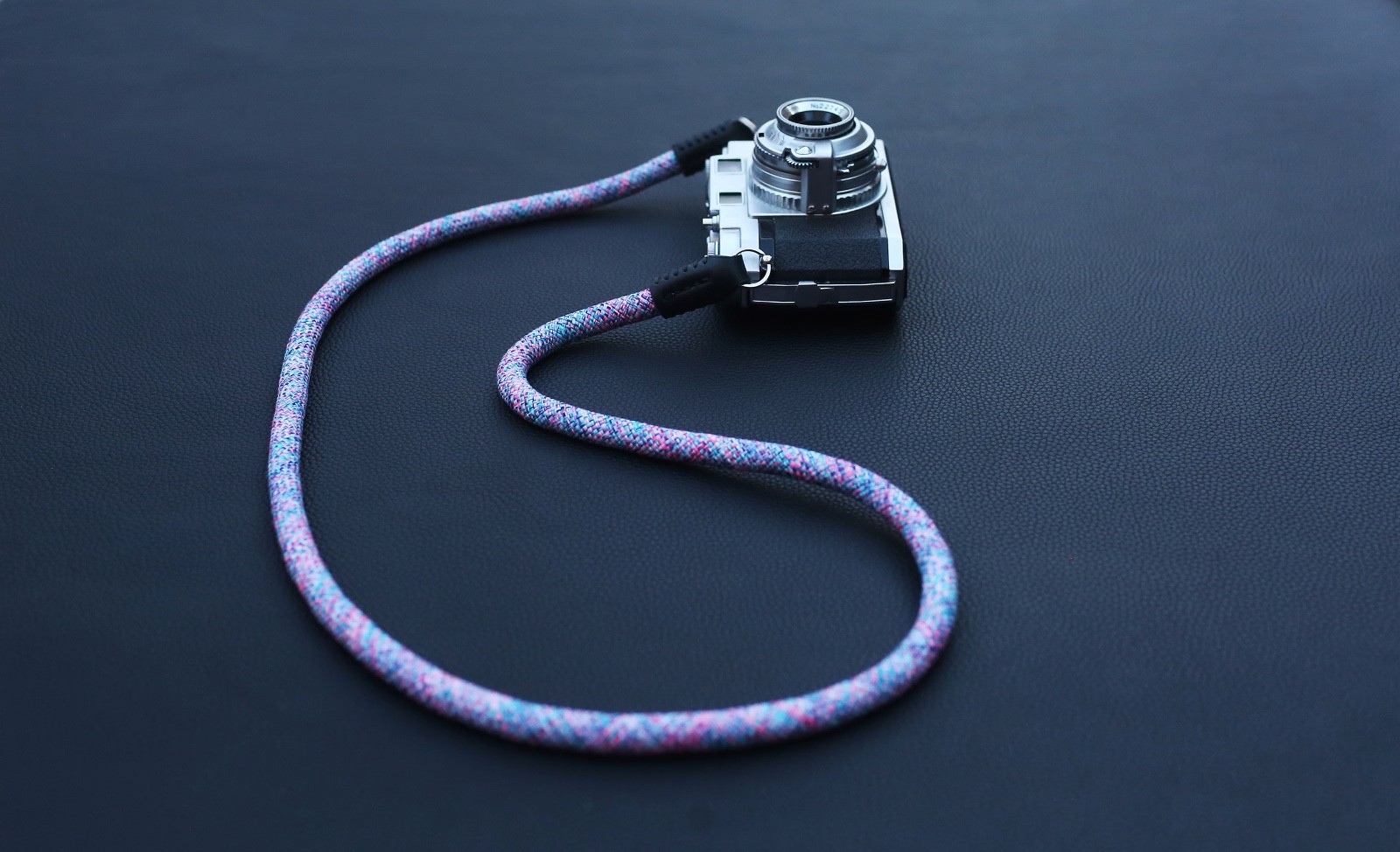 Violet Elastic Camera Strap – Lightweight Soft Stretch Comfort
