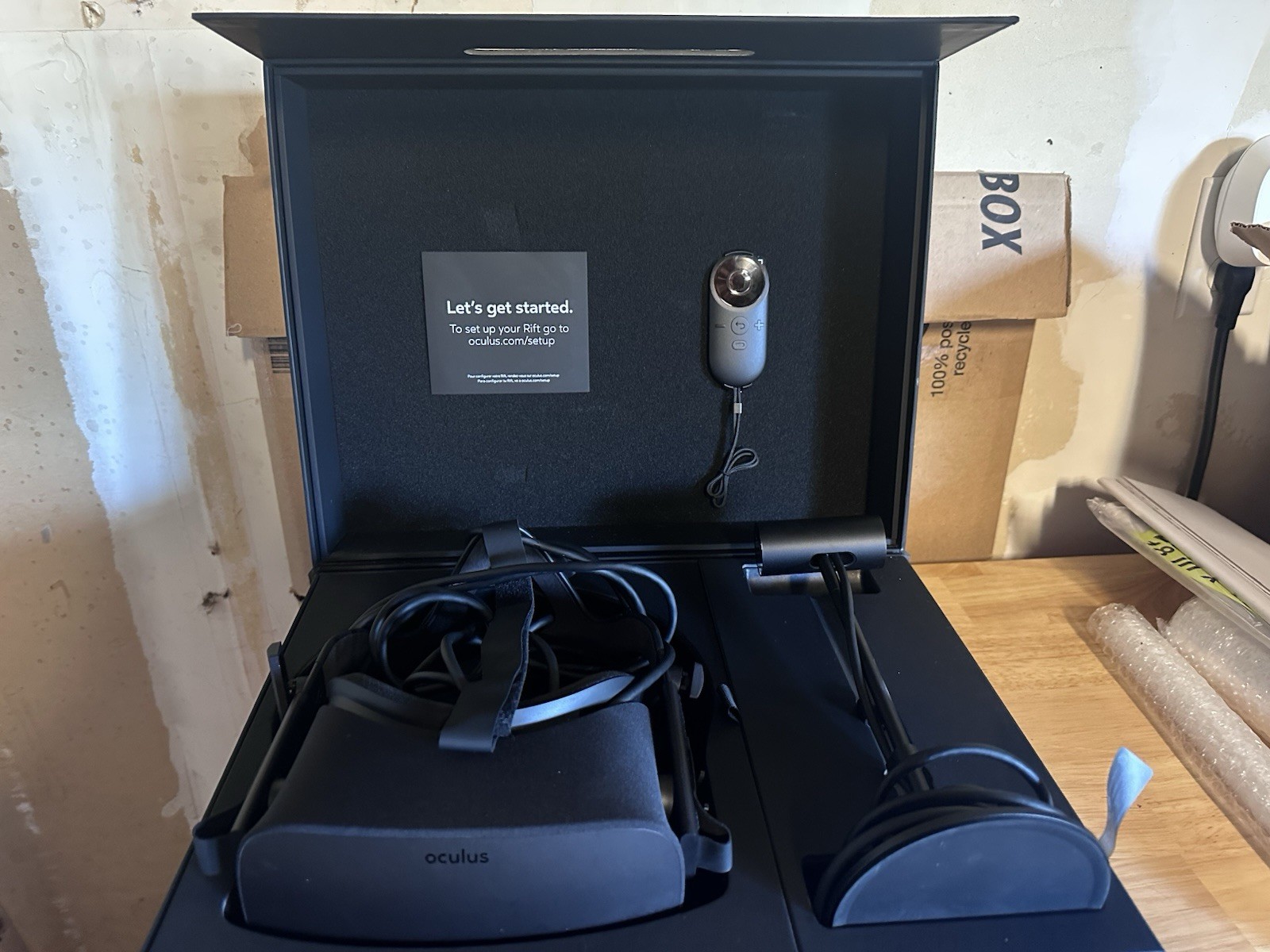 Oculus Rift PC & Console VR Headset Bundle w/ Sensor Remote Xbox One Wireless