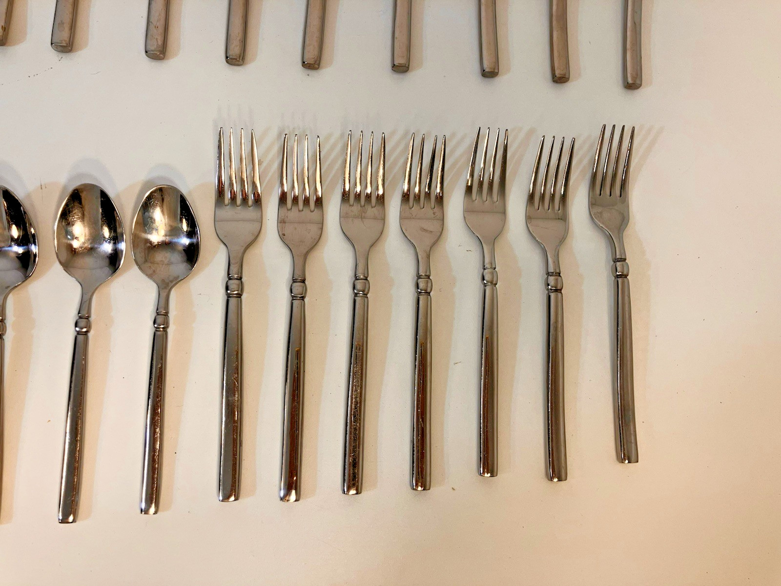 Set 31 Pieces Hampton Silversmiths Dominique Mirror Stainless Flatware