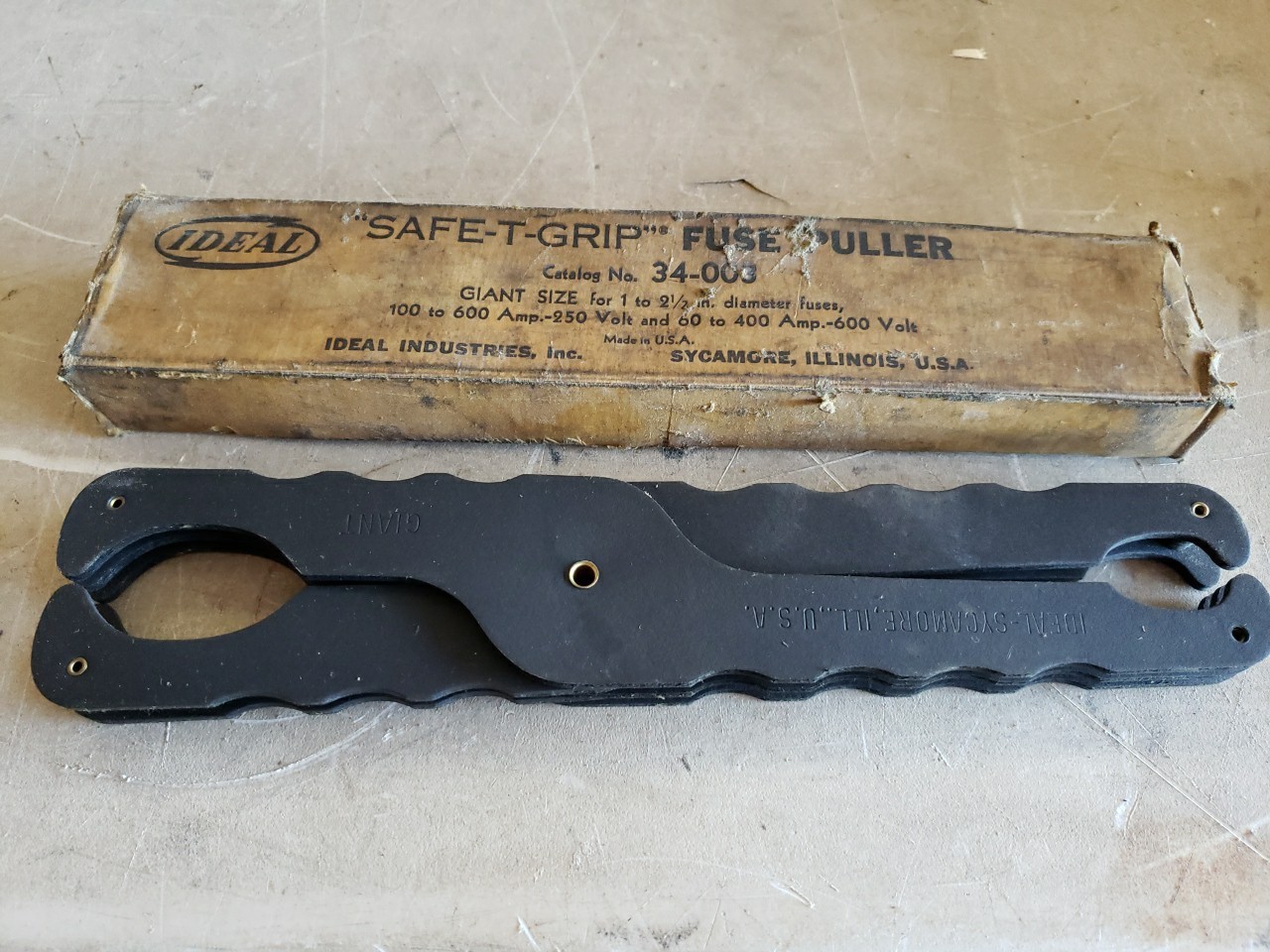 Vintage Ideal Tools Giant Safe-T-Grip Fuse Puller 34-003 With  Original Box USA