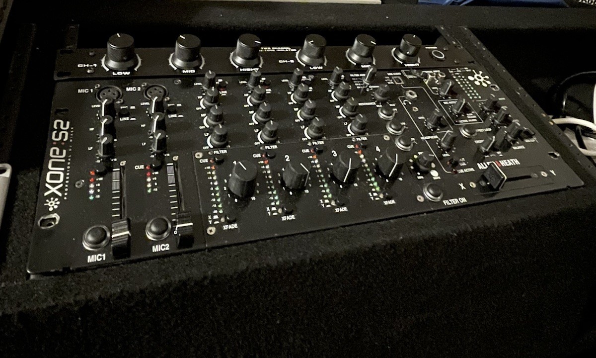 ALLEN & HEATH XONE S2 Rotary DJ Mixer