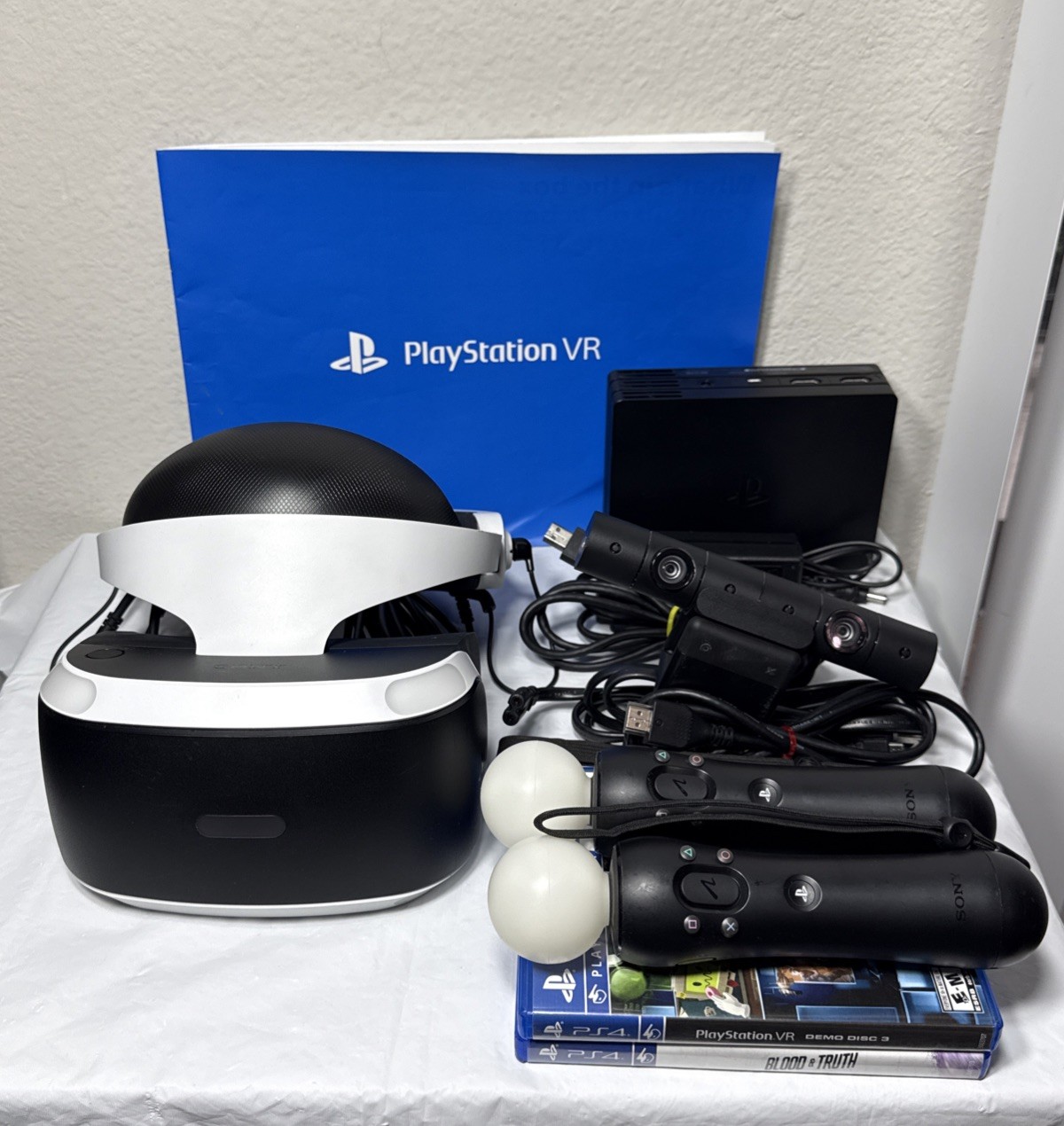 Sony PSVR V2 CUH-ZVR2 Headset Bundle | 2 Move Controllers and Accessories