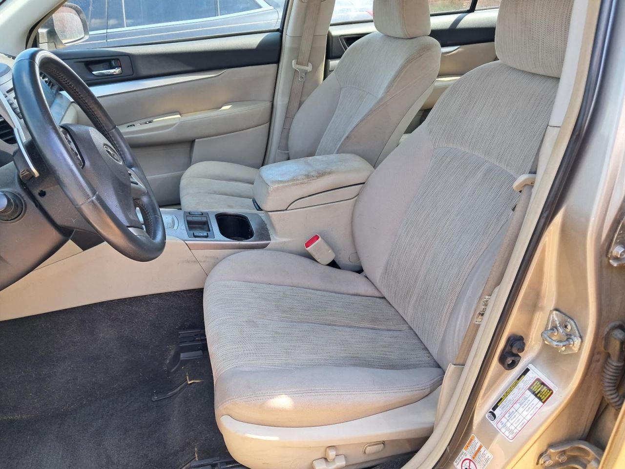 LEGACY 2014 Glove Box 4771552